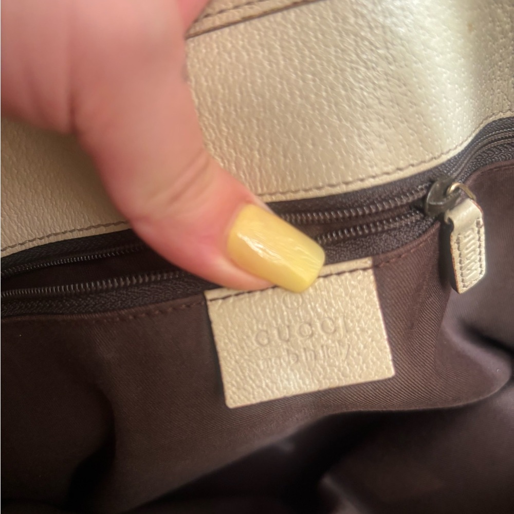GUCCI PURSE MEDIUM - Picture 4 of 8